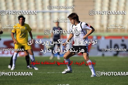 1071648, Tehran, [*parameter:4*], لیگ برتر فوتبال ایران، Persian Gulf Cup، Week 9، First Leg، Naft Tehran 0 v 0 Sepahan on 2010/09/17 at Shahid Dastgerdi Stadium