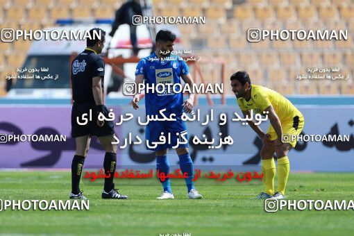1074314, Tehran, [*parameter:4*], لیگ برتر فوتبال ایران، Persian Gulf Cup، Week 26، Second Leg، Naft Tehran 1 v 2 Esteghlal on 2018/03/29 at Takhti Stadium