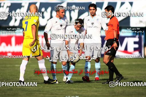 1076243, Qazvin, [*parameter:4*], لیگ برتر فوتبال ایران، Persian Gulf Cup، Week 8، First Leg، Paykan 1 v 3 Naft Tehran on 2010/09/10 at Shahid Rajai Stadium
