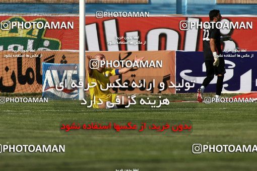 1076354, Qazvin, [*parameter:4*], لیگ برتر فوتبال ایران، Persian Gulf Cup، Week 8، First Leg، Paykan 1 v 3 Naft Tehran on 2010/09/10 at Shahid Rajai Stadium