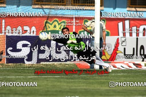 1076234, Qazvin, [*parameter:4*], لیگ برتر فوتبال ایران، Persian Gulf Cup، Week 8، First Leg، Paykan 1 v 3 Naft Tehran on 2010/09/10 at Shahid Rajai Stadium
