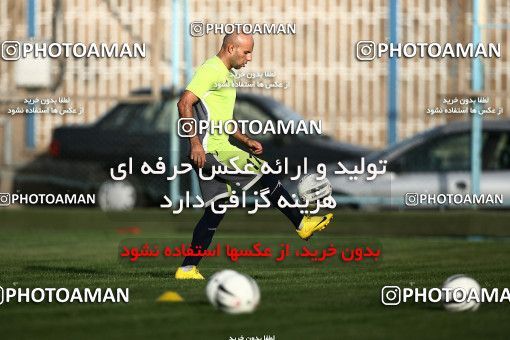 1076402, Tehran, , Paykan Football Team Training Session on 2010/09/27 at Iran Khodro Stadium