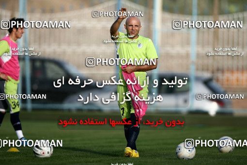 1076538, Tehran, , Paykan Football Team Training Session on 2010/09/27 at Iran Khodro Stadium