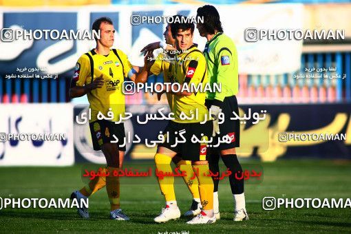 1086386, Qazvin, [*parameter:4*], لیگ برتر فوتبال ایران، Persian Gulf Cup، Week 11، First Leg، Paykan 2 v 4 Sepahan on 2010/10/15 at Shahid Rajai Stadium