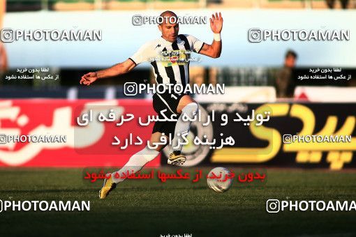 1087042, Qom, [*parameter:4*], لیگ برتر فوتبال ایران، Persian Gulf Cup، Week 12، First Leg،  2 v 1 Paykan on 2010/10/24 at Yadegar-e Emam Stadium Qom