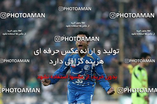 1101673, Tehran, [*parameter:4*], لیگ برتر فوتبال ایران، Persian Gulf Cup، Week 17، First Leg، Esteghlal 3 v 2 Pas on 2010/12/03 at Azadi Stadium