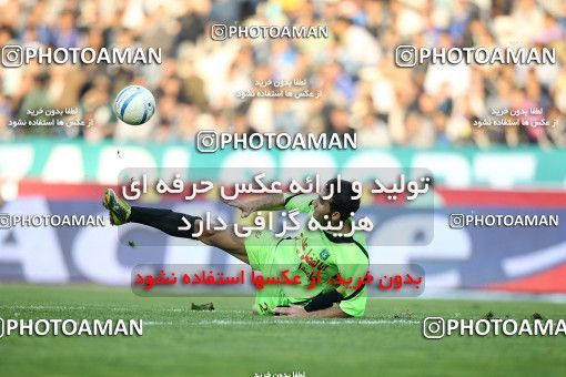 1162402, Tehran, [*parameter:4*], لیگ برتر فوتبال ایران، Persian Gulf Cup، Week 17، First Leg، Esteghlal 3 v 2 Pas on 2010/12/03 at Azadi Stadium