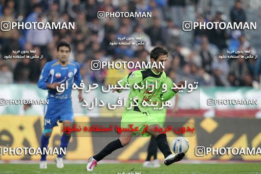 1162233, Tehran, [*parameter:4*], لیگ برتر فوتبال ایران، Persian Gulf Cup، Week 17، First Leg، Esteghlal 3 v 2 Pas on 2010/12/03 at Azadi Stadium