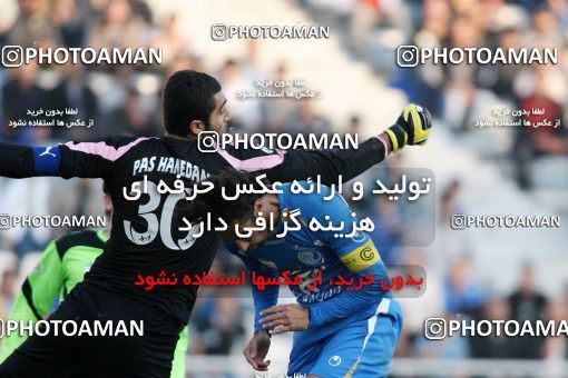 1101947, Tehran, [*parameter:4*], لیگ برتر فوتبال ایران، Persian Gulf Cup، Week 17، First Leg، Esteghlal 3 v 2 Pas on 2010/12/03 at Azadi Stadium