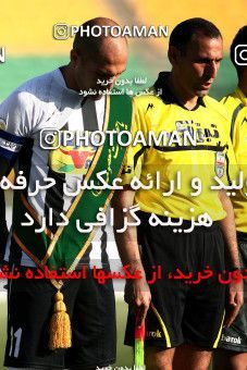 1097946, Qom, Iran, لیگ برتر فوتبال ایران، Persian Gulf Cup، Week 15، First Leg، Saba Qom 0 v 0 Tractor Sazi on 2010/11/11 at Yadegar-e Emam Stadium Qom