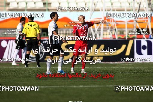 1097955, Qom, Iran, لیگ برتر فوتبال ایران، Persian Gulf Cup، Week 15، First Leg، Saba Qom 0 v 0 Tractor Sazi on 2010/11/11 at Yadegar-e Emam Stadium Qom