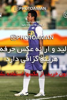 1098173, Qom, Iran, لیگ برتر فوتبال ایران، Persian Gulf Cup، Week 15، First Leg، Saba Qom 0 v 0 Tractor Sazi on 2010/11/11 at Yadegar-e Emam Stadium Qom