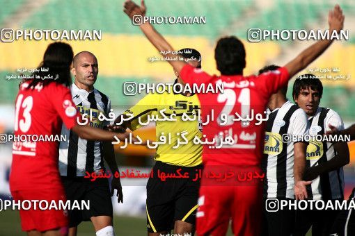 1098238, Qom, Iran, لیگ برتر فوتبال ایران، Persian Gulf Cup، Week 15، First Leg، Saba Qom 0 v 0 Tractor Sazi on 2010/11/11 at Yadegar-e Emam Stadium Qom