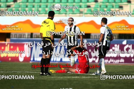 1097942, Qom, Iran, لیگ برتر فوتبال ایران، Persian Gulf Cup، Week 15، First Leg، Saba Qom 0 v 0 Tractor Sazi on 2010/11/11 at Yadegar-e Emam Stadium Qom