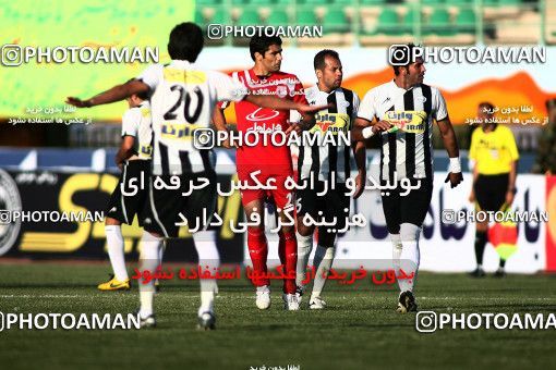 1097972, Qom, Iran, لیگ برتر فوتبال ایران، Persian Gulf Cup، Week 15، First Leg، Saba Qom 0 v 0 Tractor Sazi on 2010/11/11 at Yadegar-e Emam Stadium Qom