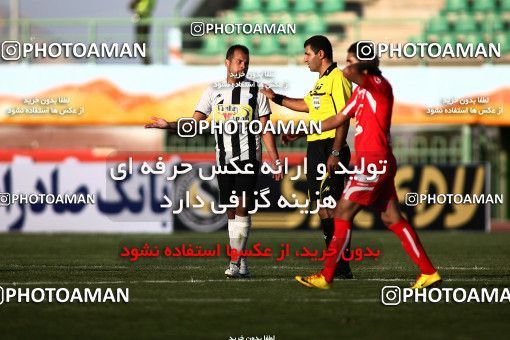 1098179, Qom, Iran, لیگ برتر فوتبال ایران، Persian Gulf Cup، Week 15، First Leg، Saba Qom 0 v 0 Tractor Sazi on 2010/11/11 at Yadegar-e Emam Stadium Qom