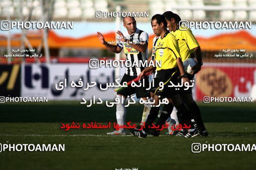 1098029, Qom, Iran, لیگ برتر فوتبال ایران، Persian Gulf Cup، Week 15، First Leg، Saba Qom 0 v 0 Tractor Sazi on 2010/11/11 at Yadegar-e Emam Stadium Qom