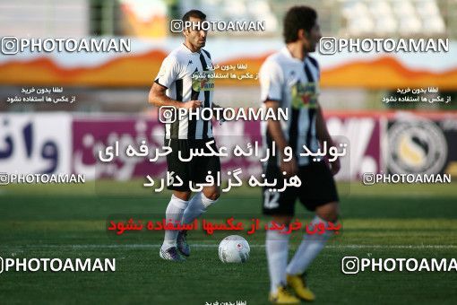 1097948, Qom, Iran, لیگ برتر فوتبال ایران، Persian Gulf Cup، Week 15، First Leg، Saba Qom 0 v 0 Tractor Sazi on 2010/11/11 at Yadegar-e Emam Stadium Qom