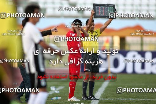 1098069, Qom, Iran, لیگ برتر فوتبال ایران، Persian Gulf Cup، Week 15، First Leg، Saba Qom 0 v 0 Tractor Sazi on 2010/11/11 at Yadegar-e Emam Stadium Qom