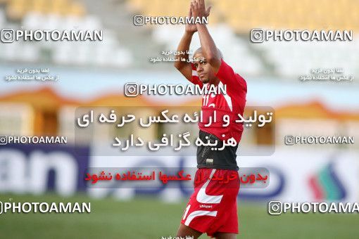 1098024, Qom, Iran, لیگ برتر فوتبال ایران، Persian Gulf Cup، Week 15، First Leg، Saba Qom 0 v 0 Tractor Sazi on 2010/11/11 at Yadegar-e Emam Stadium Qom