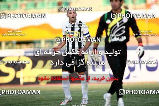 1097996, Qom, Iran, لیگ برتر فوتبال ایران، Persian Gulf Cup، Week 15، First Leg، Saba Qom 0 v 0 Tractor Sazi on 2010/11/11 at Yadegar-e Emam Stadium Qom