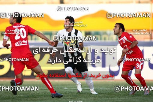 1097957, Qom, Iran, لیگ برتر فوتبال ایران، Persian Gulf Cup، Week 15، First Leg، Saba Qom 0 v 0 Tractor Sazi on 2010/11/11 at Yadegar-e Emam Stadium Qom