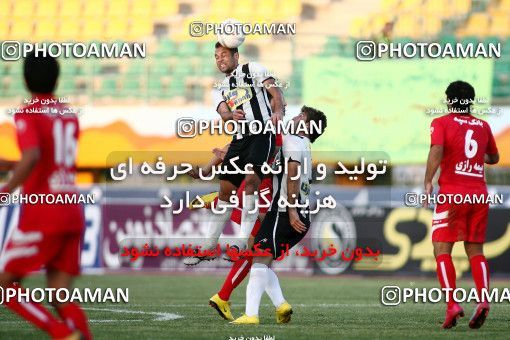 1098138, Qom, Iran, لیگ برتر فوتبال ایران، Persian Gulf Cup، Week 15، First Leg، Saba Qom 0 v 0 Tractor Sazi on 2010/11/11 at Yadegar-e Emam Stadium Qom