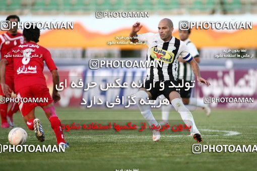 1098227, Qom, Iran, لیگ برتر فوتبال ایران، Persian Gulf Cup، Week 15، First Leg، Saba Qom 0 v 0 Tractor Sazi on 2010/11/11 at Yadegar-e Emam Stadium Qom