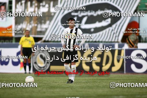 1098158, Qom, Iran, لیگ برتر فوتبال ایران، Persian Gulf Cup، Week 15، First Leg، Saba Qom 0 v 0 Tractor Sazi on 2010/11/11 at Yadegar-e Emam Stadium Qom