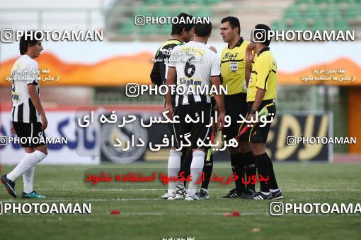 1098222, Qom, Iran, لیگ برتر فوتبال ایران، Persian Gulf Cup، Week 15، First Leg، Saba Qom 0 v 0 Tractor Sazi on 2010/11/11 at Yadegar-e Emam Stadium Qom