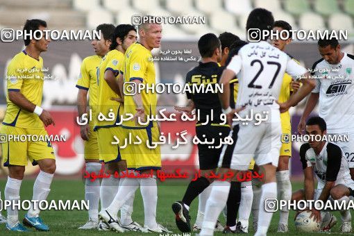 1098963, لیگ برتر فوتبال ایران، Persian Gulf Cup، Week 15، First Leg، 2010/11/12، Tehran، Shahid Dastgerdi Stadium، Naft Tehran 1 - 0 Rah Ahan