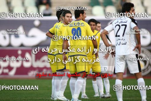 1098971, Tehran, [*parameter:4*], لیگ برتر فوتبال ایران، Persian Gulf Cup، Week 15، First Leg، Naft Tehran 1 v 0 Rah Ahan on 2010/11/12 at Shahid Dastgerdi Stadium