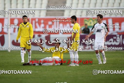 1099113, Tehran, [*parameter:4*], لیگ برتر فوتبال ایران، Persian Gulf Cup، Week 15، First Leg، Naft Tehran 1 v 0 Rah Ahan on 2010/11/12 at Shahid Dastgerdi Stadium