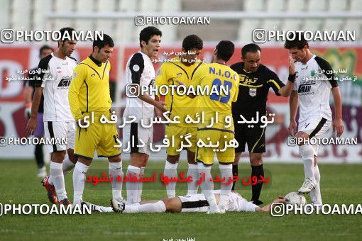1098933, لیگ برتر فوتبال ایران، Persian Gulf Cup، Week 15، First Leg، 2010/11/12، Tehran، Shahid Dastgerdi Stadium، Naft Tehran 1 - 0 Rah Ahan