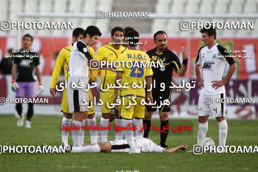 1099058, لیگ برتر فوتبال ایران، Persian Gulf Cup، Week 15، First Leg، 2010/11/12، Tehran، Shahid Dastgerdi Stadium، Naft Tehran 1 - 0 Rah Ahan
