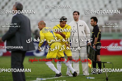 1098949, لیگ برتر فوتبال ایران، Persian Gulf Cup، Week 15، First Leg، 2010/11/12، Tehran، Shahid Dastgerdi Stadium، Naft Tehran 1 - 0 Rah Ahan