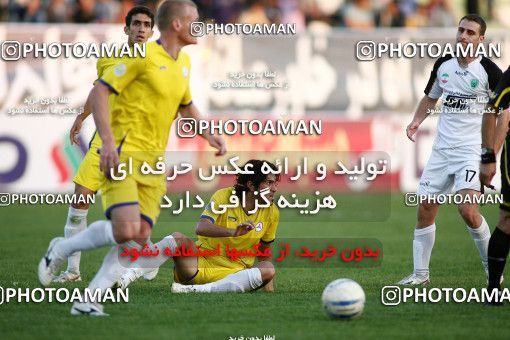 1098991, Tehran, [*parameter:4*], لیگ برتر فوتبال ایران، Persian Gulf Cup، Week 15، First Leg، Naft Tehran 1 v 0 Rah Ahan on 2010/11/12 at Shahid Dastgerdi Stadium