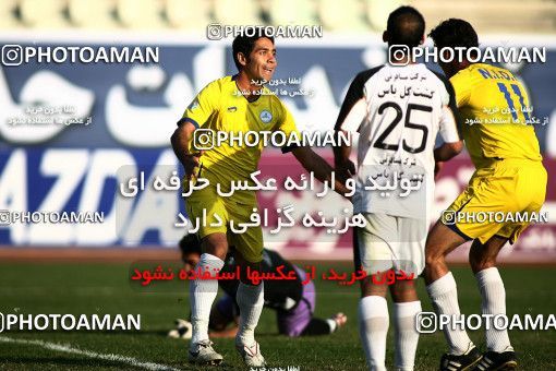 1099053, Tehran, [*parameter:4*], لیگ برتر فوتبال ایران، Persian Gulf Cup، Week 15، First Leg، Naft Tehran 1 v 0 Rah Ahan on 2010/11/12 at Shahid Dastgerdi Stadium