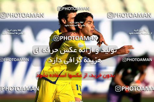 1099035, Tehran, [*parameter:4*], لیگ برتر فوتبال ایران، Persian Gulf Cup، Week 15، First Leg، Naft Tehran 1 v 0 Rah Ahan on 2010/11/12 at Shahid Dastgerdi Stadium