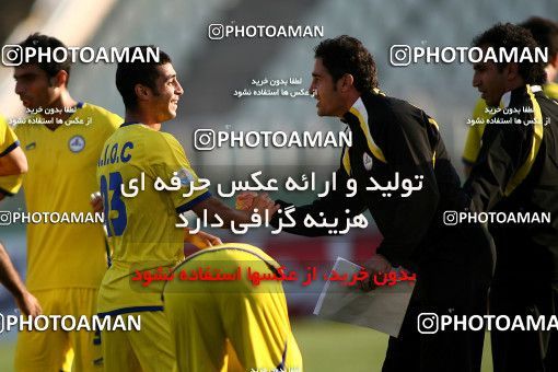 1098975, Tehran, [*parameter:4*], لیگ برتر فوتبال ایران، Persian Gulf Cup، Week 15، First Leg، Naft Tehran 1 v 0 Rah Ahan on 2010/11/12 at Shahid Dastgerdi Stadium