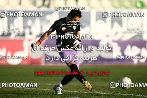 1099115, Tehran, [*parameter:4*], لیگ برتر فوتبال ایران، Persian Gulf Cup، Week 15، First Leg، Naft Tehran 1 v 0 Rah Ahan on 2010/11/12 at Shahid Dastgerdi Stadium
