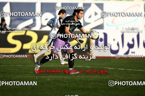 1098952, Tehran, [*parameter:4*], لیگ برتر فوتبال ایران، Persian Gulf Cup، Week 15، First Leg، Naft Tehran 1 v 0 Rah Ahan on 2010/11/12 at Shahid Dastgerdi Stadium