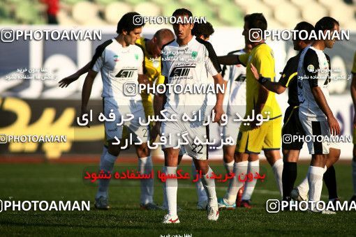 1099107, Tehran, [*parameter:4*], لیگ برتر فوتبال ایران، Persian Gulf Cup، Week 15، First Leg، Naft Tehran 1 v 0 Rah Ahan on 2010/11/12 at Shahid Dastgerdi Stadium