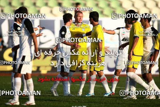1098919, Tehran, [*parameter:4*], لیگ برتر فوتبال ایران، Persian Gulf Cup، Week 15، First Leg، Naft Tehran 1 v 0 Rah Ahan on 2010/11/12 at Shahid Dastgerdi Stadium