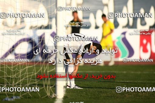 1099109, Tehran, [*parameter:4*], لیگ برتر فوتبال ایران، Persian Gulf Cup، Week 15، First Leg، Naft Tehran 1 v 0 Rah Ahan on 2010/11/12 at Shahid Dastgerdi Stadium