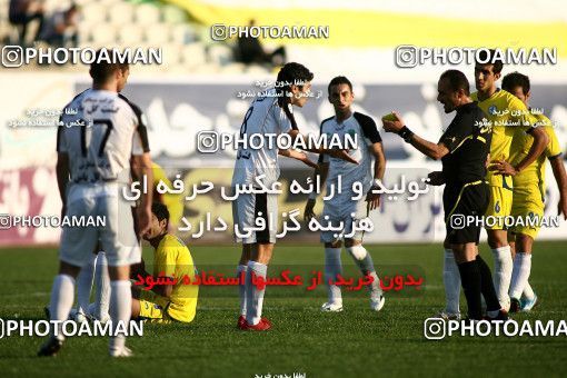 1099028, لیگ برتر فوتبال ایران، Persian Gulf Cup، Week 15، First Leg، 2010/11/12، Tehran، Shahid Dastgerdi Stadium، Naft Tehran 1 - 0 Rah Ahan
