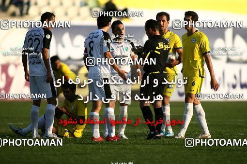 1098922, لیگ برتر فوتبال ایران، Persian Gulf Cup، Week 15، First Leg، 2010/11/12، Tehran، Shahid Dastgerdi Stadium، Naft Tehran 1 - 0 Rah Ahan