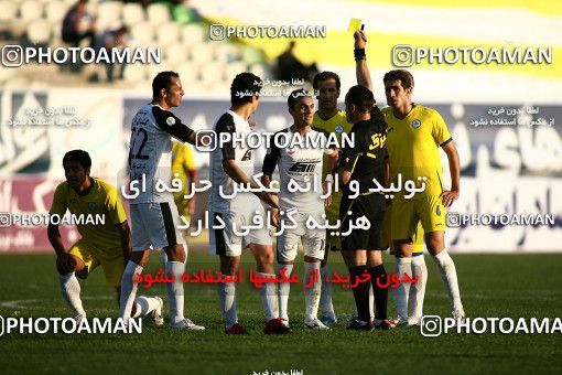 1098930, لیگ برتر فوتبال ایران، Persian Gulf Cup، Week 15، First Leg، 2010/11/12، Tehran، Shahid Dastgerdi Stadium، Naft Tehran 1 - 0 Rah Ahan