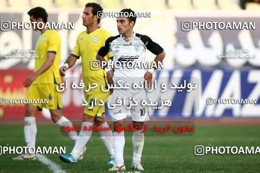 1099022, Tehran, [*parameter:4*], لیگ برتر فوتبال ایران، Persian Gulf Cup، Week 15، First Leg، Naft Tehran 1 v 0 Rah Ahan on 2010/11/12 at Shahid Dastgerdi Stadium