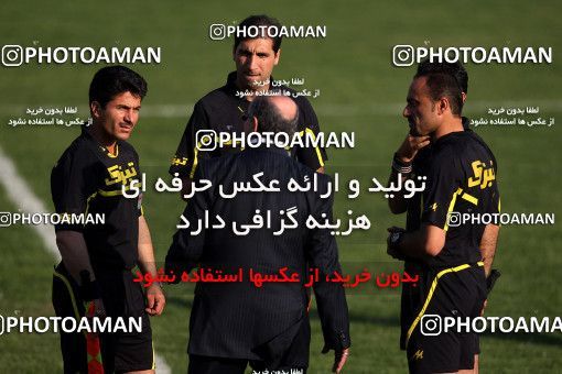 1100385, لیگ برتر فوتبال ایران، Persian Gulf Cup، Week 15، First Leg، 2010/11/12، Tehran، Shahid Dastgerdi Stadium، Naft Tehran 1 - 0 Rah Ahan